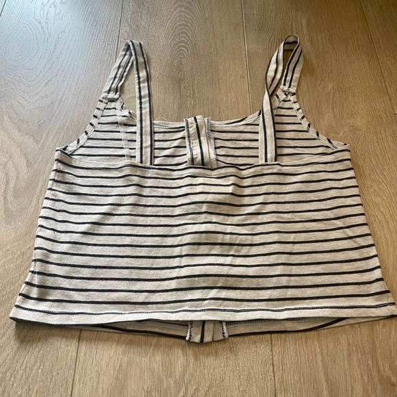 TOPSHOP Striped Button-Up Crop Top - Picture 2 of 4